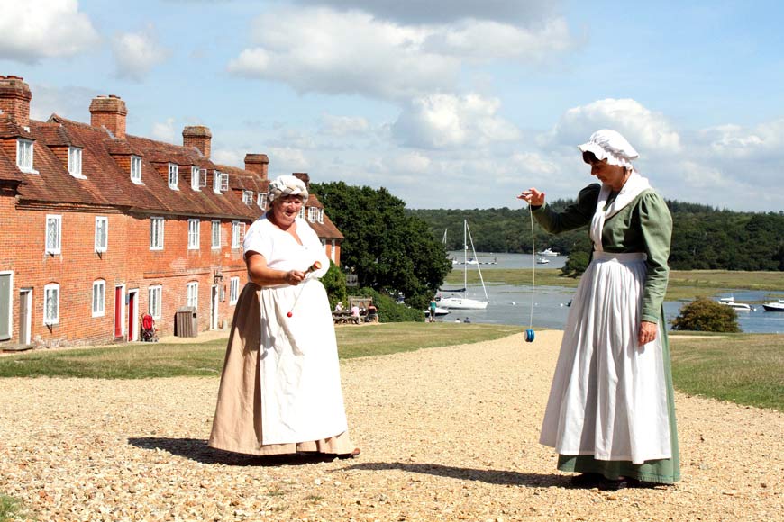 Desktop News Living History Characters 870X580 1